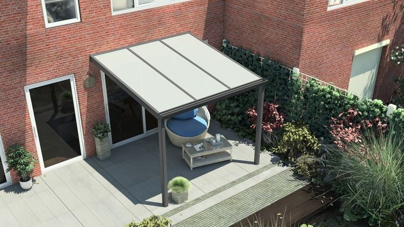 Terrassenüberdachung in matt anthrazit mit Polycarbonat Opal