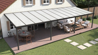 Terrassenüberdachung in matt anthrazit mit Polycarbonat Opal