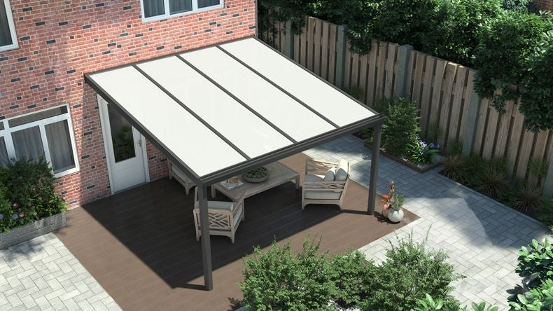 Terrassenüberdachung in matt anthrazit mit Polycarbonat Opal