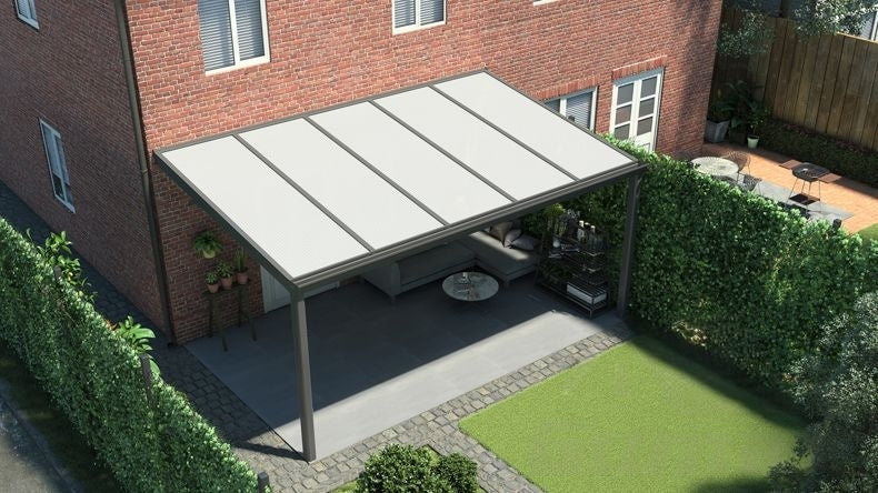 Terrassenüberdachung in matt anthrazit mit Polycarbonat Opal