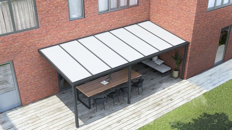 Terrassenüberdachung in matt anthrazit mit Polycarbonat Opal